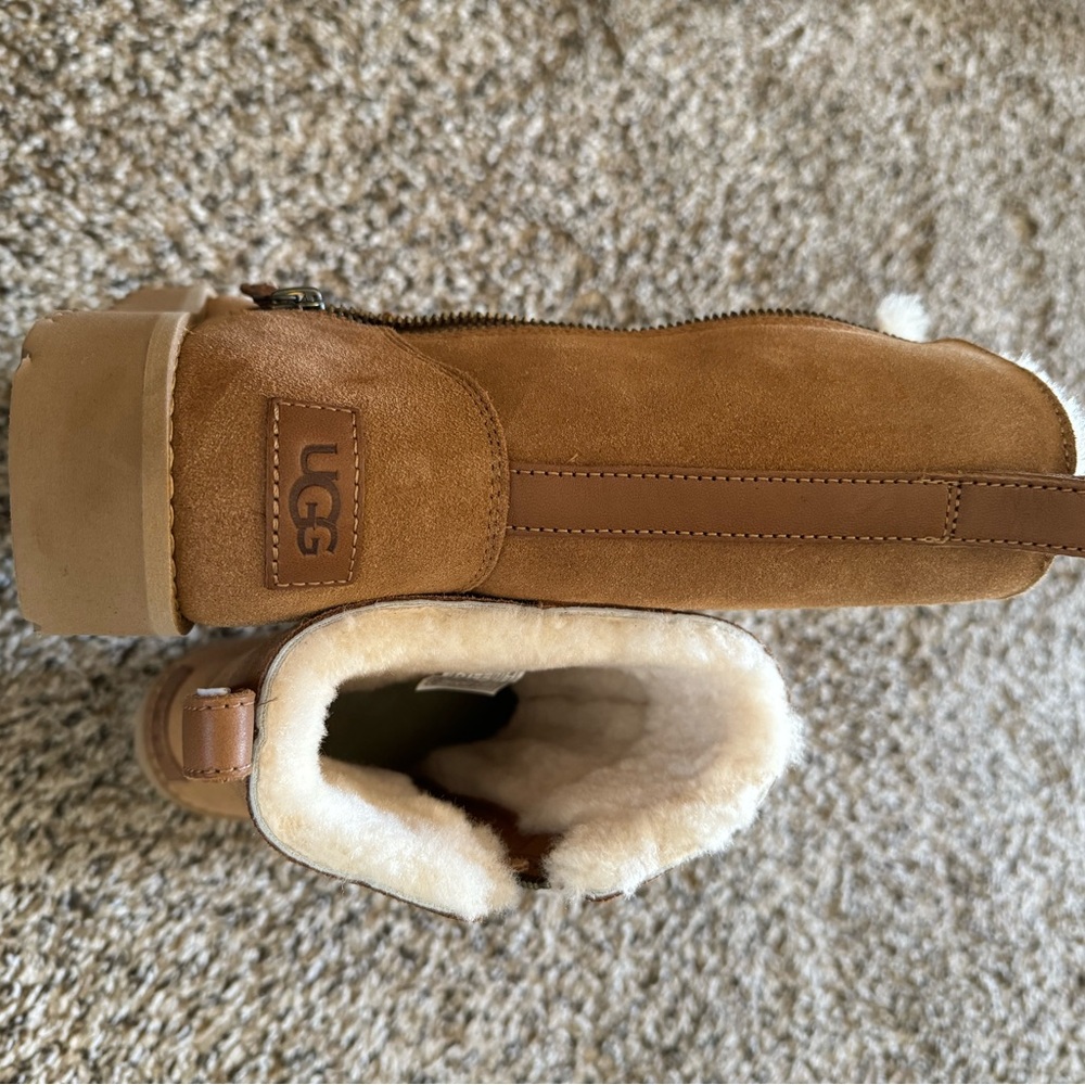 UGG Women's Classic Zip